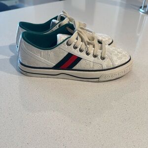Gucci White and Green Sneakers with Signature Web Stripe